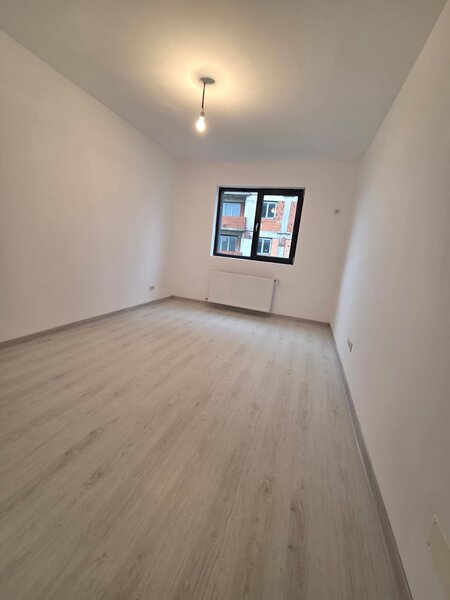 Garsoniera cartier Militari Residence - mutare imediata!!