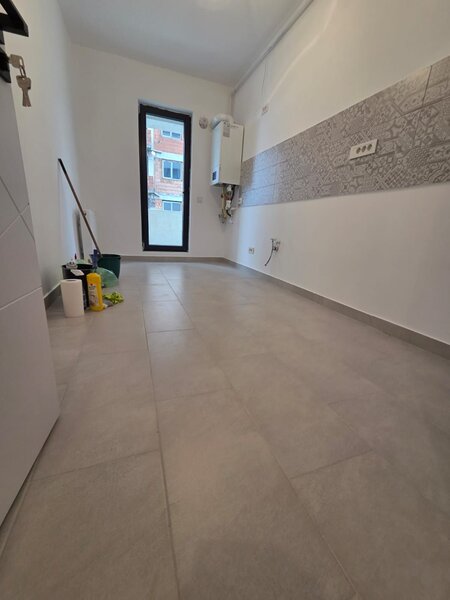 Garsoniera cartier Militari Residence - mutare imediata!!